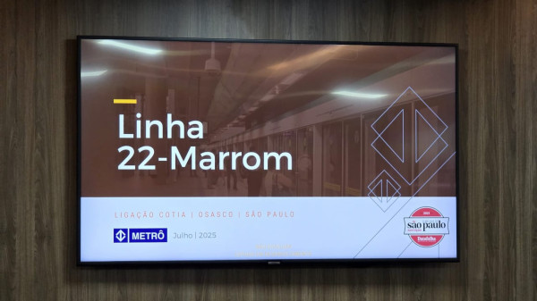 Representantes do metr apresentam o projeto ao prefeito de Cotia